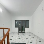 Nhà Đep Hai Thoáng Khu Vực Tiềm Năng Trong Nay Mai 
Tam Trinh 36m2 / 4 Tầng 4.2 tỷ Hoàng Mai Hà Nội